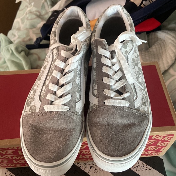 Vans - Picture 2 of 3